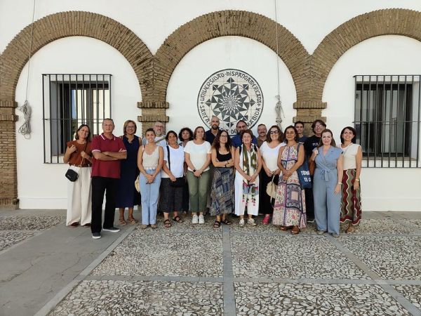 Foto de familia de los docentes del MAES que han participado en el taller