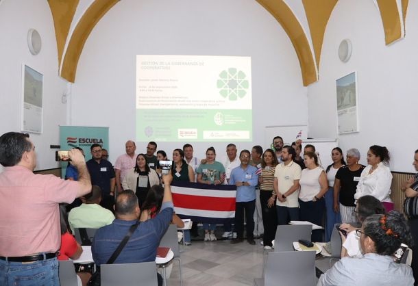 , , , Foto de familia de la asamblea general de la AUIP, , , , , ,