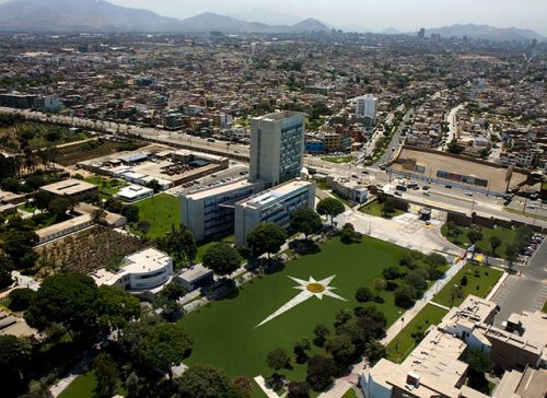 Universidad Pontificia Católica del Perú